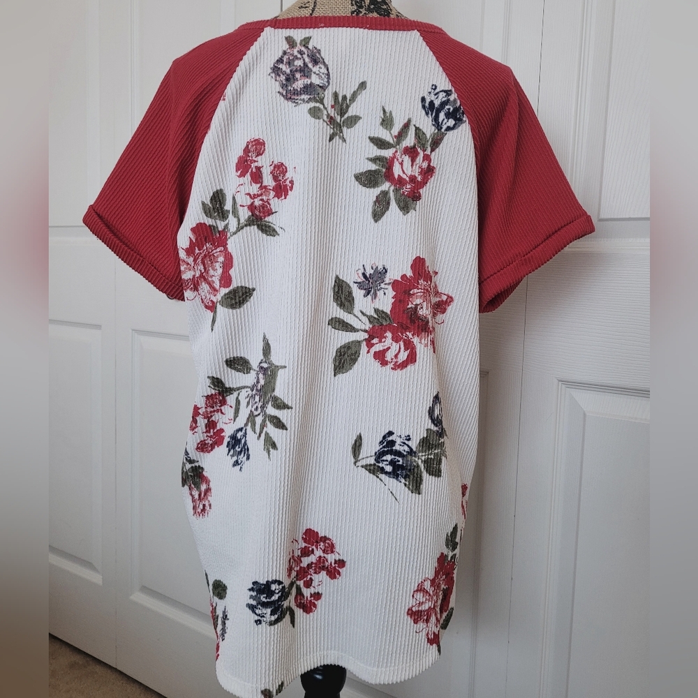 ❤️ Maurices Raglan Tee - Picture 4 of 4